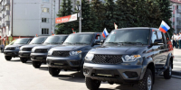 В Брянске пограничникам вручили ключи от 10 автомобилей - Знамя Труда