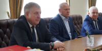 Губернатор Александр Богомаз встретился с заместителем секретаря Общественной палаты РФ - Знамя Труда