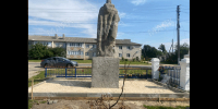 В Новозыбковском городском округе идут работы по благоустройству мемориальных комплексов - Знамя Труда